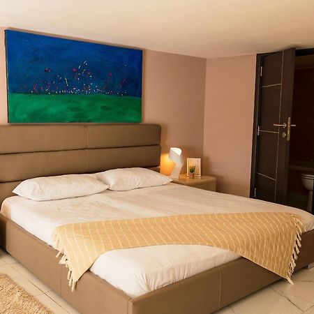 Scenic Seafront Duplex Apartment In 슬리에마 외부 사진