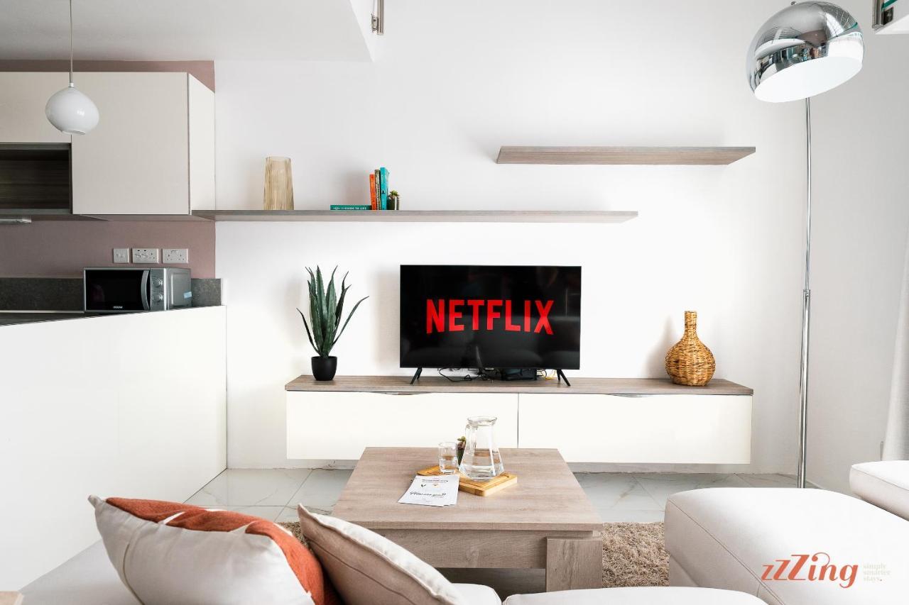 Scenic Seafront Duplex Apartment In 슬리에마 외부 사진
