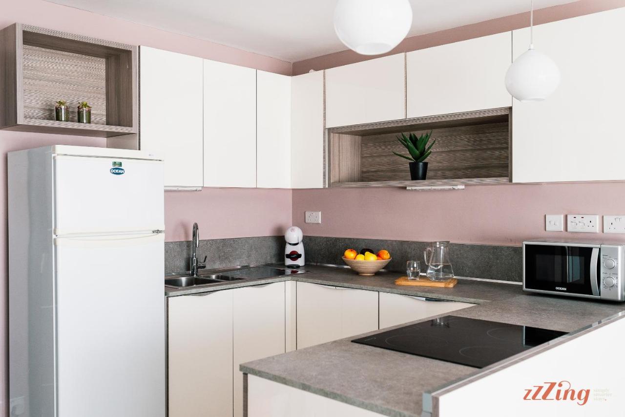 Scenic Seafront Duplex Apartment In 슬리에마 외부 사진